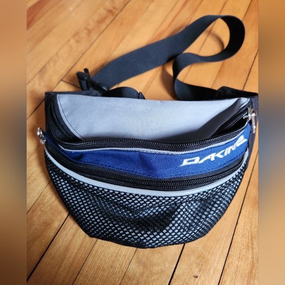 Dakine Other - Vintage Dakine hip pack/cross body